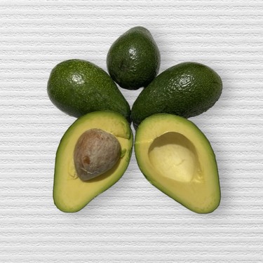 Anamur Meyvecim Anamur Meyvecim Taze Avokado 1 kg Dalından Koparılmış Sağlıklı Meyve Türkiye fiyatı ve görseli