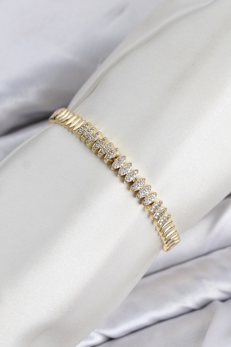 Aslanoğlu Store cm Arpa Model Zirkon Taşlı Vip Seri Gold Renk Pirinç Kadın Bileklik TJ-BB8615