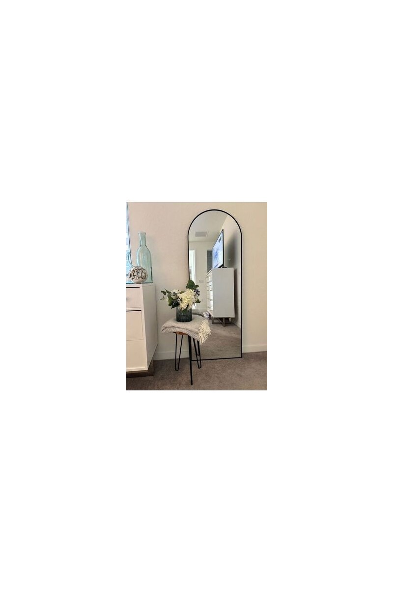 Enc Home Ayaklı Oval Boy Aynası 180x50 cm Metal Çerçeveli Şık ve Dayanıklı Modern Tasarım