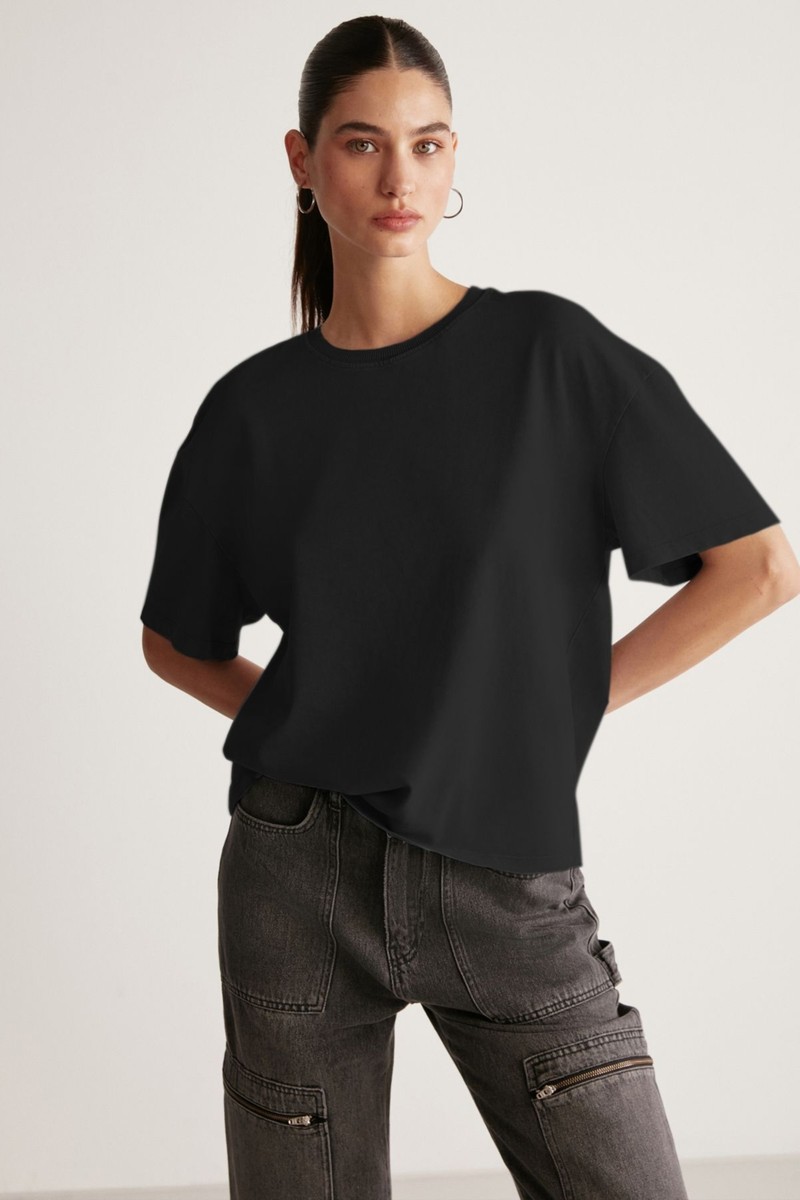 Grimelange Grimelange Jemmy Kadın %100 Organik Pamuk Relaxed Fit Yırtmaçlı Yuvarlak Yakalı Siyah T-shirt — 2. ürün görseli