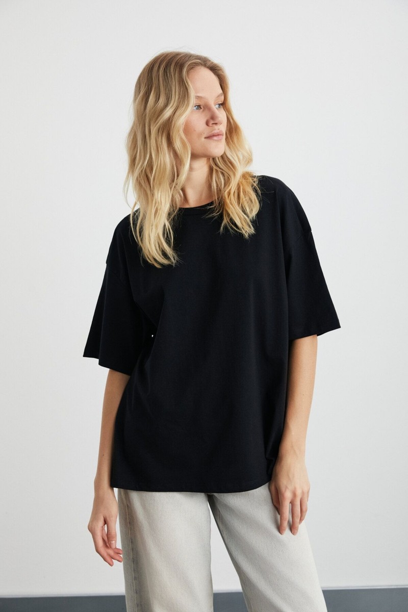 Grimelange Grimelange Lagertha Kadın %100 Organik Pamuklu Kalın Dokulu Oversize Fit Yuvarlak Yakalı Siyah T-shirt — 3. ürün görseli