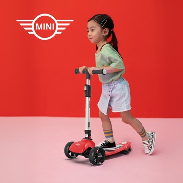 Mini Cooper Mini Cooper Lisanslı 3 Tekerlekli Katlanabilir Ayarlanabilir Işıklı 50 kg Taşıma Kapasiteli Scooter — 2. ürün görseli